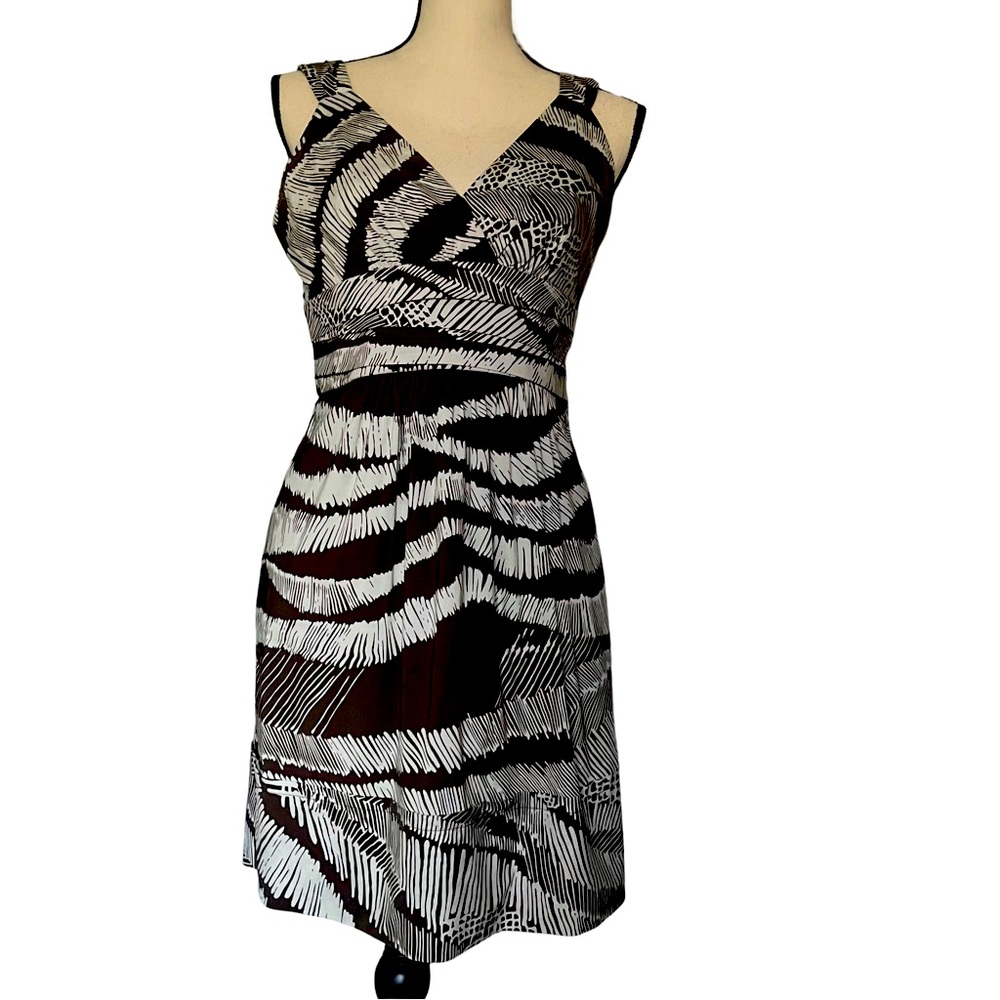 BCBG MAXAZRIA Dress Size 8 Petites Brown/Ivory Print